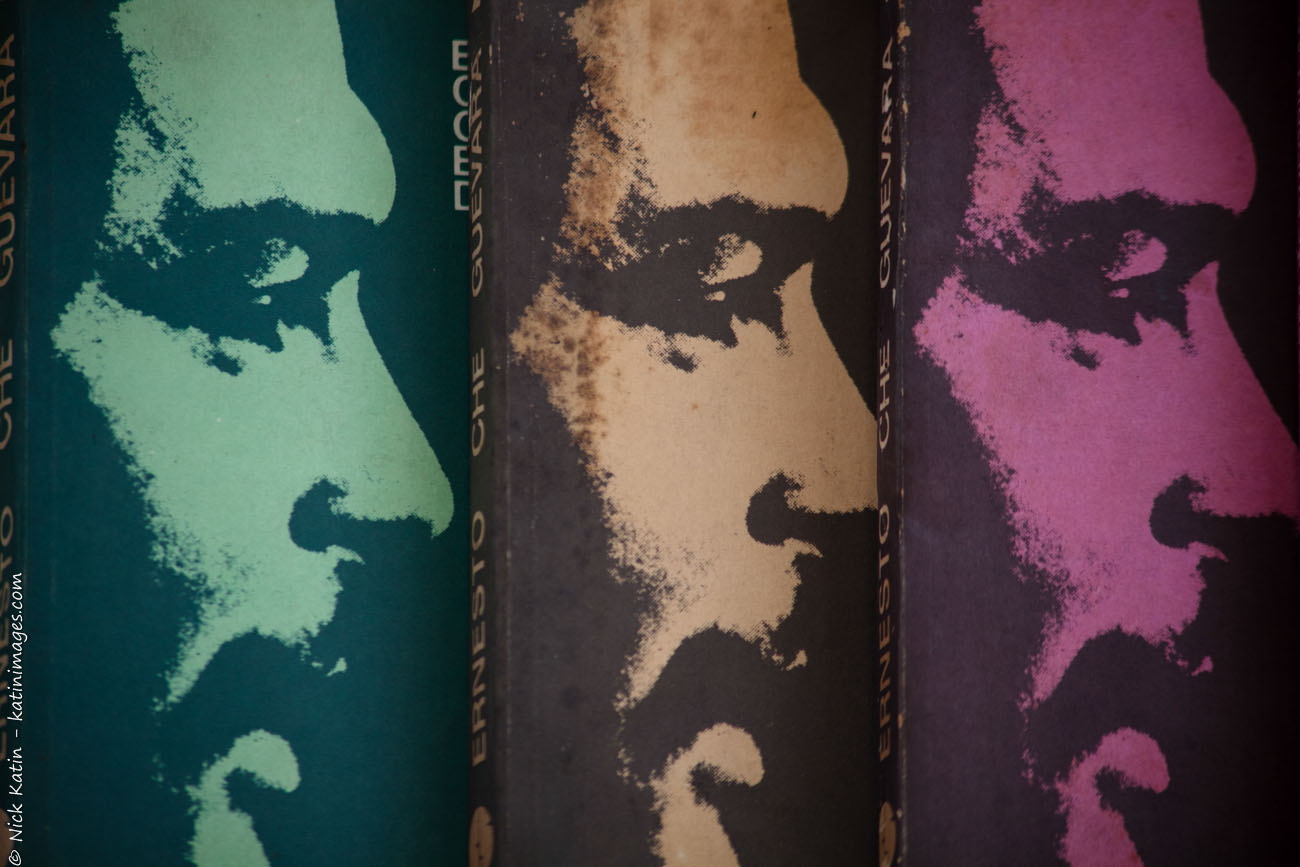 Che Guevara in colour on the front of books on Che Guevara